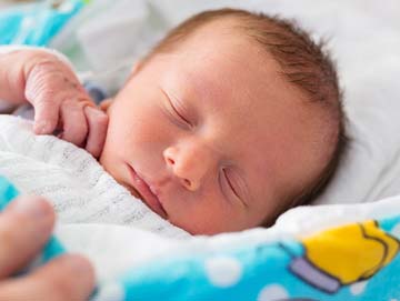 Nome do bebê nasceu na Santa Casa com 1.600kg e saiu da UTI Neonatal com 3.060kg